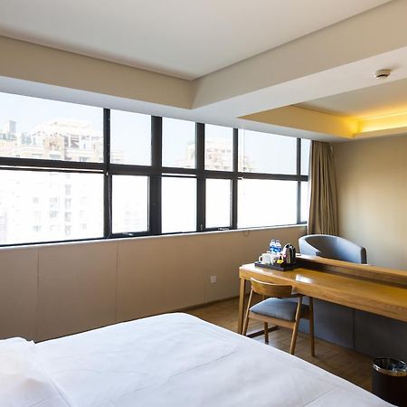Ji Hotel Wuhan Guanggu Plaza Exterior photo