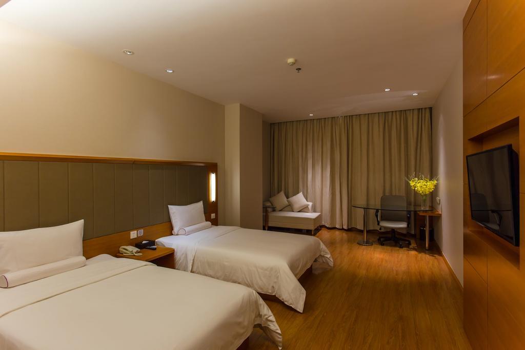 Ji Hotel Wuhan Guanggu Plaza Room photo